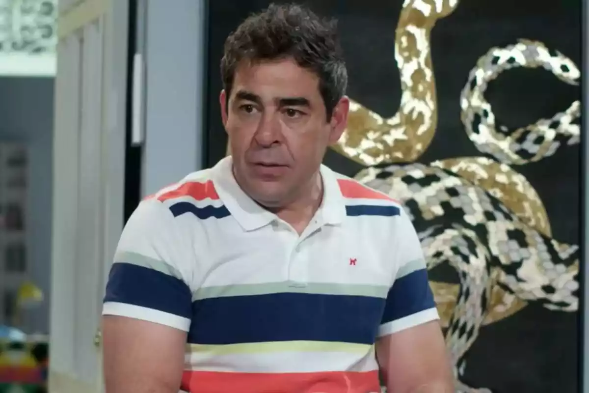 Captura de Pablo Chiapella interpretando a Amador Rivas en la temporada 14 de La que se avecina