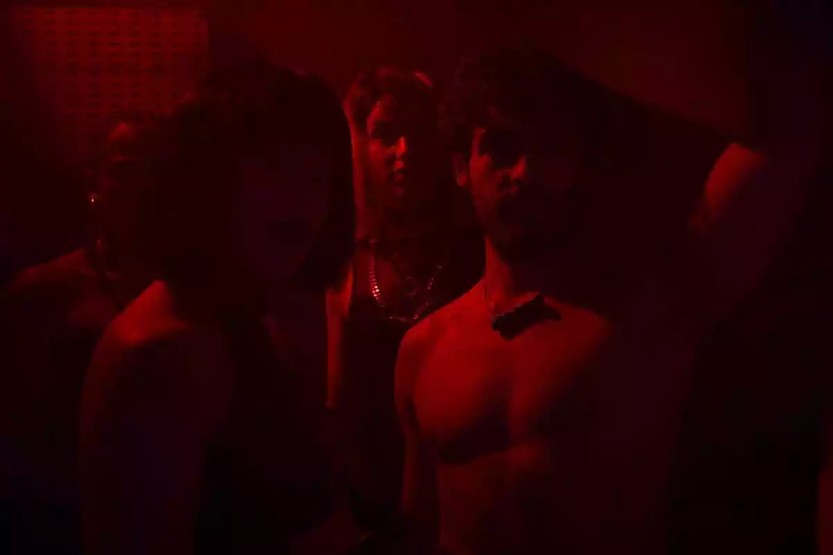 Andrea Ros, Mirela Balić y Tai Fati en el séptimo capítulo de Zorras Andrea Ros, Mirela Balić y Tai Fati en el séptimo capítulo de Zorras