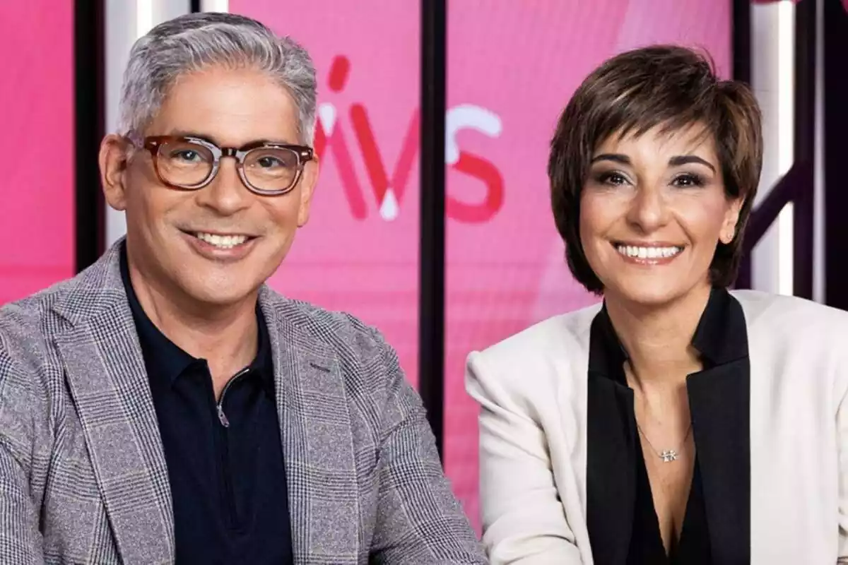 Fotografía de Boris Izaguirre y Adela González como presentadores de Más Vale Sábado en laSexta
