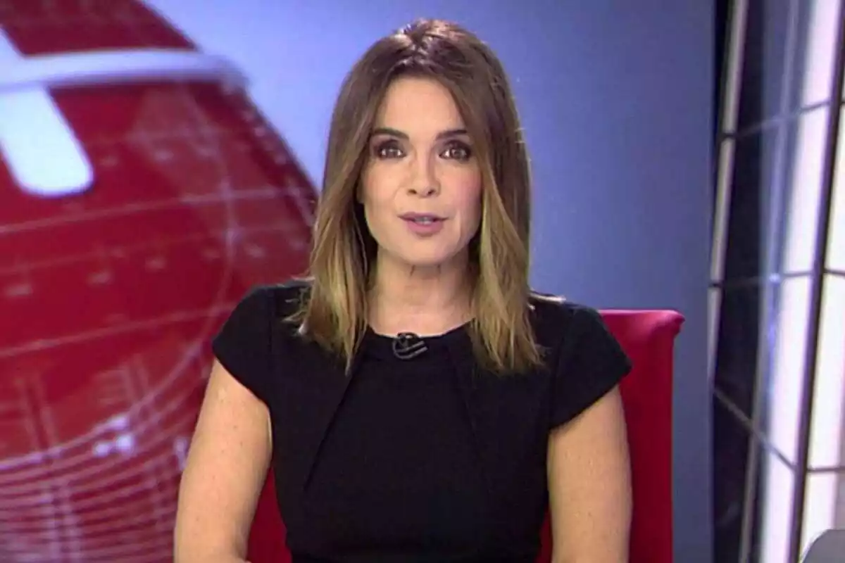 Carme Chaparro como presentadora de Noticias Cuatro