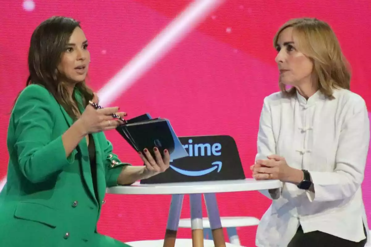 Chenoa y la directora de Prime Video España durante la presentación de 'Operación Triunfo' 2023