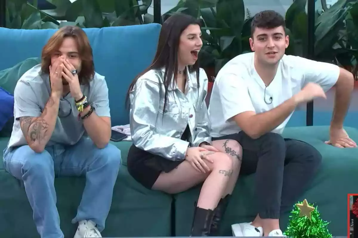 Lucas, Naiara y Juanjo sorprendidos ante la inocentada de OT 2023