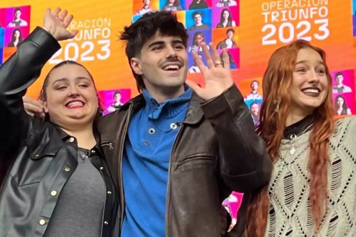 Fotografía de Bea con Martin y Ruslana en las firmas de Madrid de OT 2023