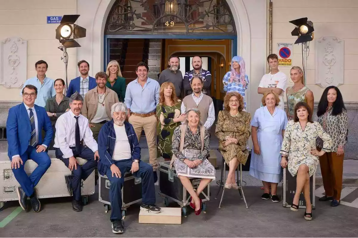 Foto grupal del elenco de La que se avecina en la temporada 13