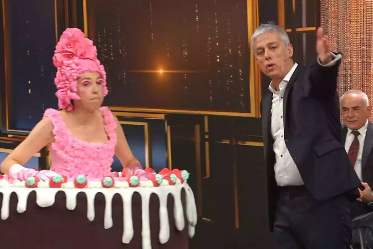 Captura d'Albert Om con Judit Martin en la gala de los 40 años de TV3