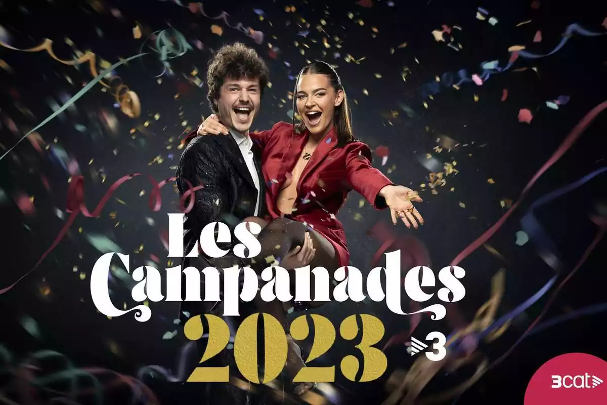 Posado de Miki Núñez y Laura Escanes como los presentadores de las Campanadas de TV3