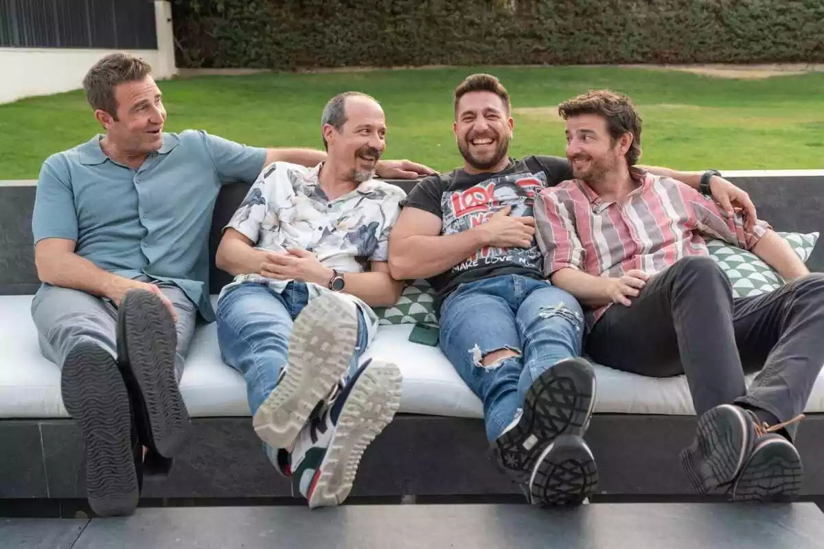 Fernando Gil, Raúl Tejón, Gorka Otxoa y Fele Martínez como protagonistas de Machos Alfa de Netflix
