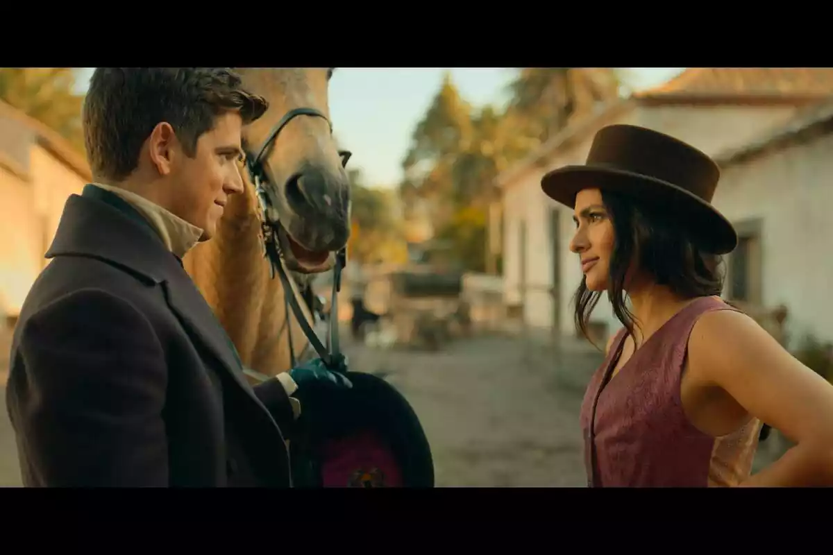 Fotografía de Miguel Bernardeau y Renata Notni como protagonistas de Zorro en Prime Video