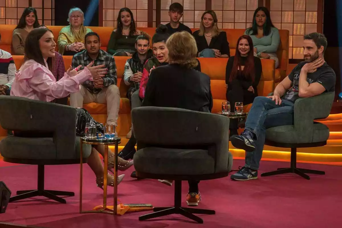 Fotografía de Mercedes Milá, Inés Hernand, Dani Rovira y Nerea Pérez en No sé de que me hablas de La 1