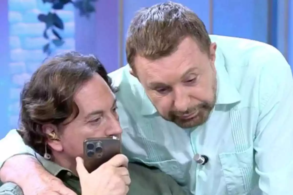 Pipi Estrada y José Manuel Parada llaman a Bárbara Rey en 'Fiesta' Pipi Estrada y José Manuel Parada llaman a Bárbara Rey en 'Fiesta'