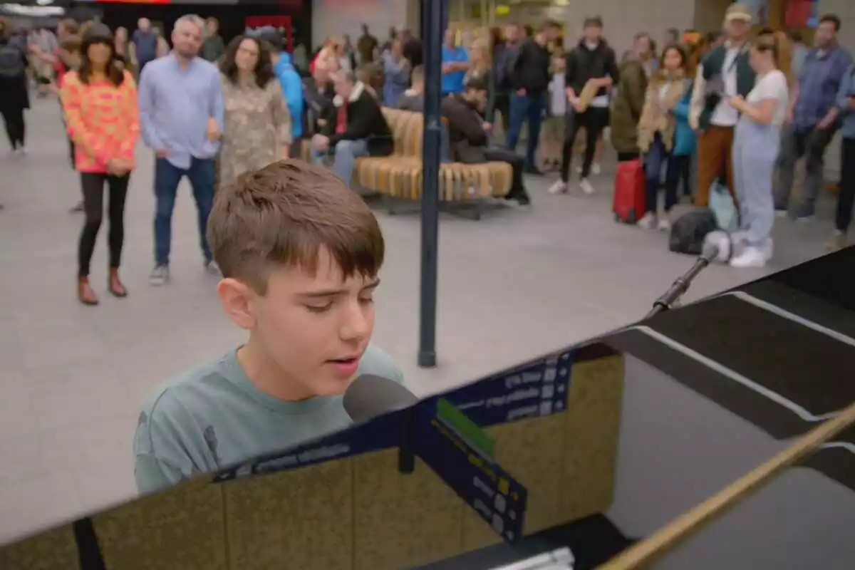 Captura de El Piano, con un niño tocando el instrumento en el nuevo formato de laSexta