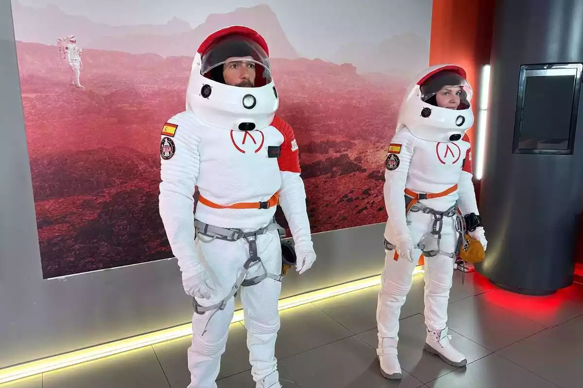 Fotografía de Inés Hernand y Félix Gómez en Marte en Planeta Calleja de Cuatro