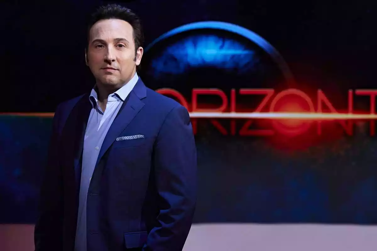 Posado de Iker Jiménez como presentador de Horizonte en Cuatro