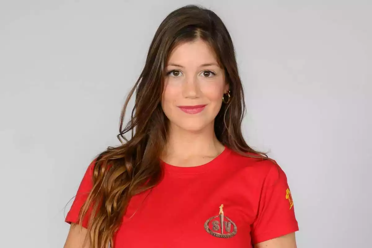 Posado de Miri Pérez-Cabrero como concursante de Supervivientes
