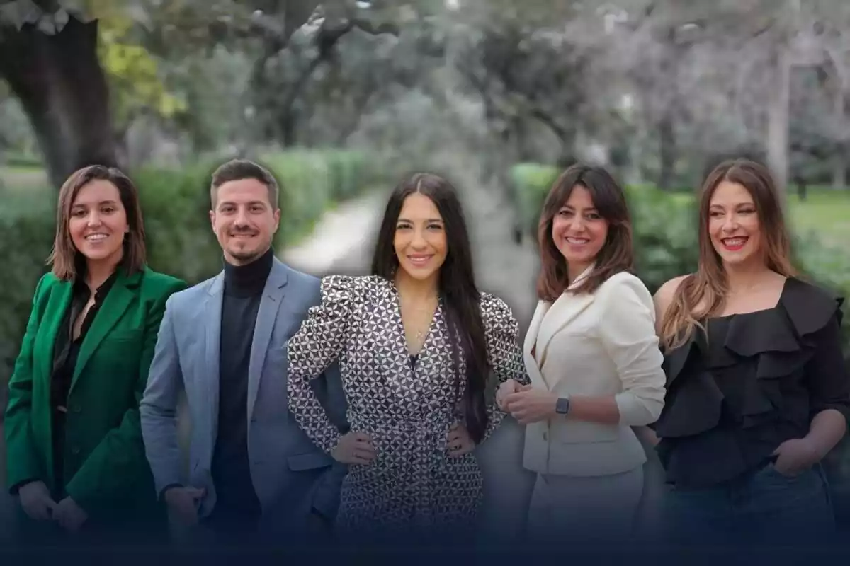 Montaje de los presentadores de Canal Extremadura: Isa Casilda, Lola Trigoso, Sara Bravo, Juan Pedro Sánchez y Rocío Hernández