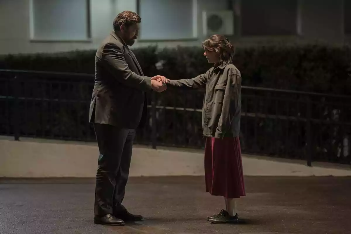 Fotografía de Vicky Luengo y Hovik Keuchkerian como protagonista de la serie Reina Roja de Prime Video