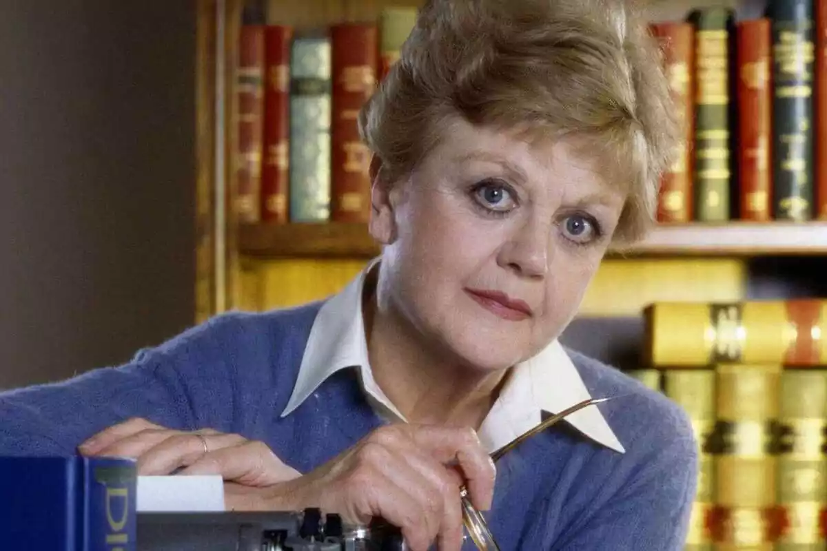 Jessica Fletcher, interpretada por Angela Lansbury, en 'Se ha escrito un crimen'