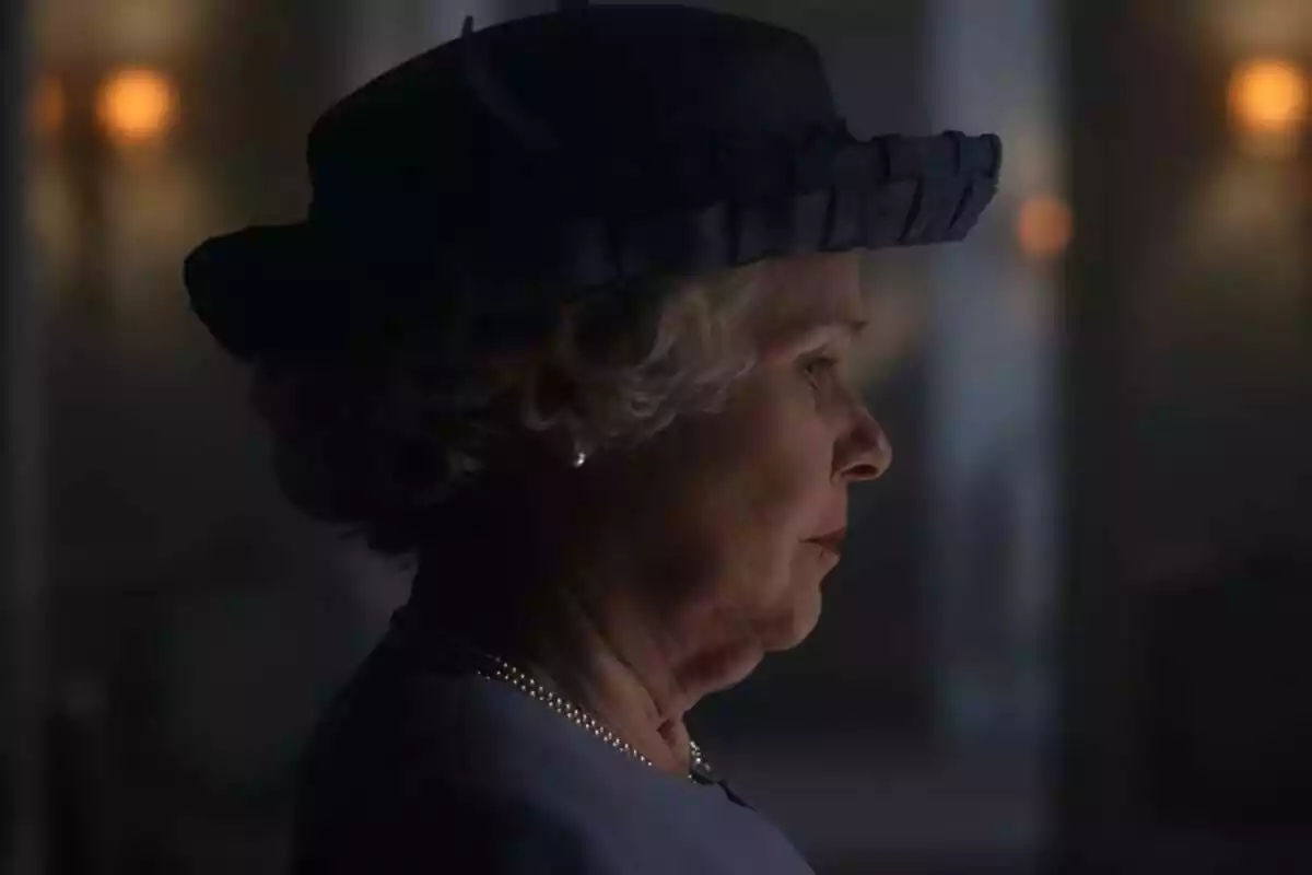 La reina isabel en el tráiler de la temporada final de The Crown en Netflix