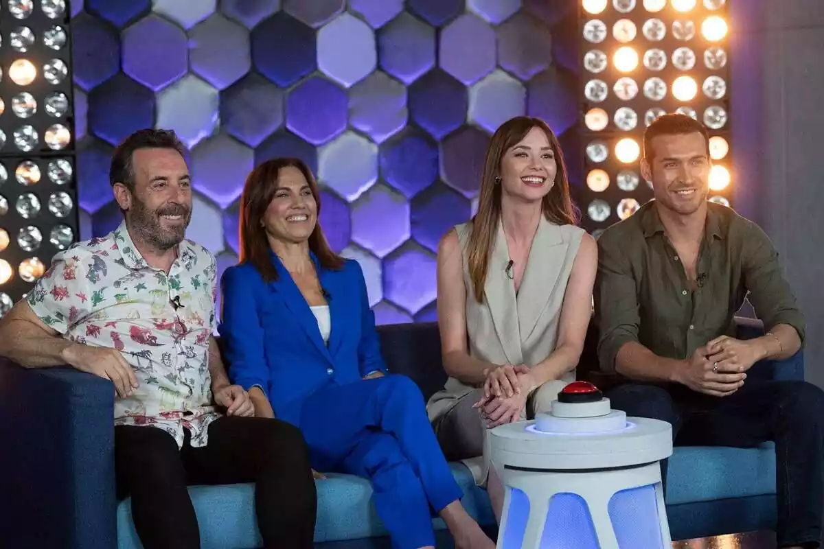 Toni Acosta, Dafne Fernández, Edgar Vittorino y Antonio Molero en El Puente de las Mentiras