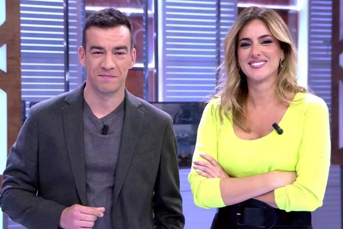 Captura de Verónica Dulanto y José Luis Vidal como presentadores de Cuatro al día