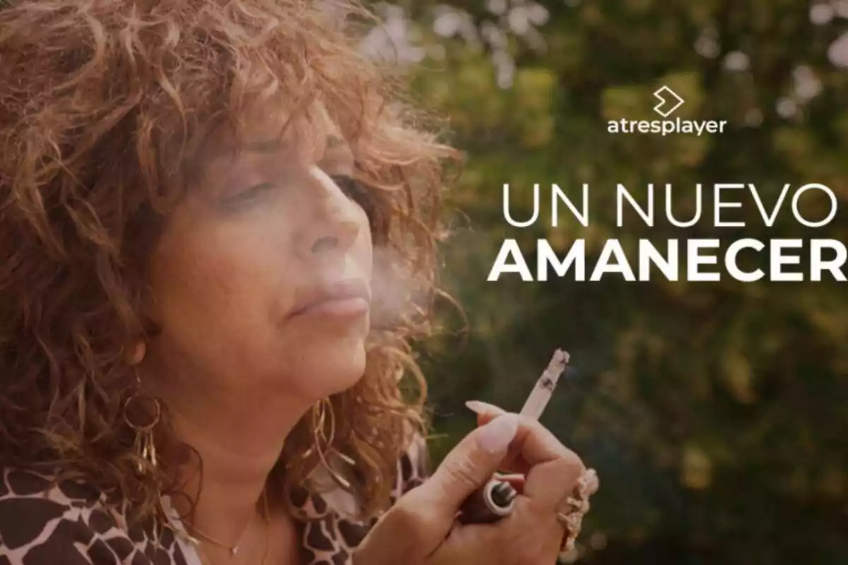 Yolanda Ramos fumando en el póster de 'Un nuevo amanecer', de Atresplayer